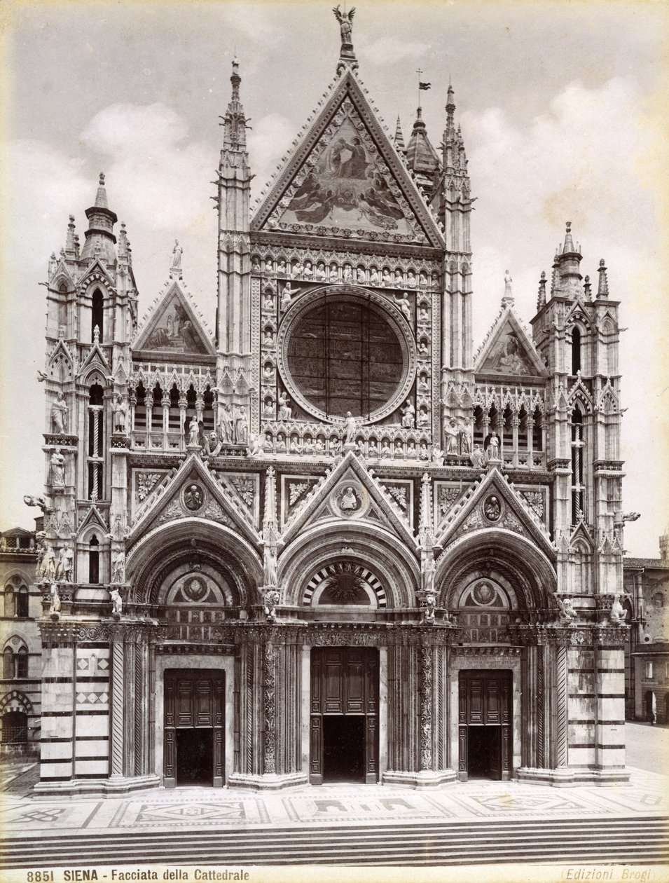 Fasade av Siena-katedralen, Italia, slutten av 1800- eller begynnelsen av 1900-tallet av Unbekannt