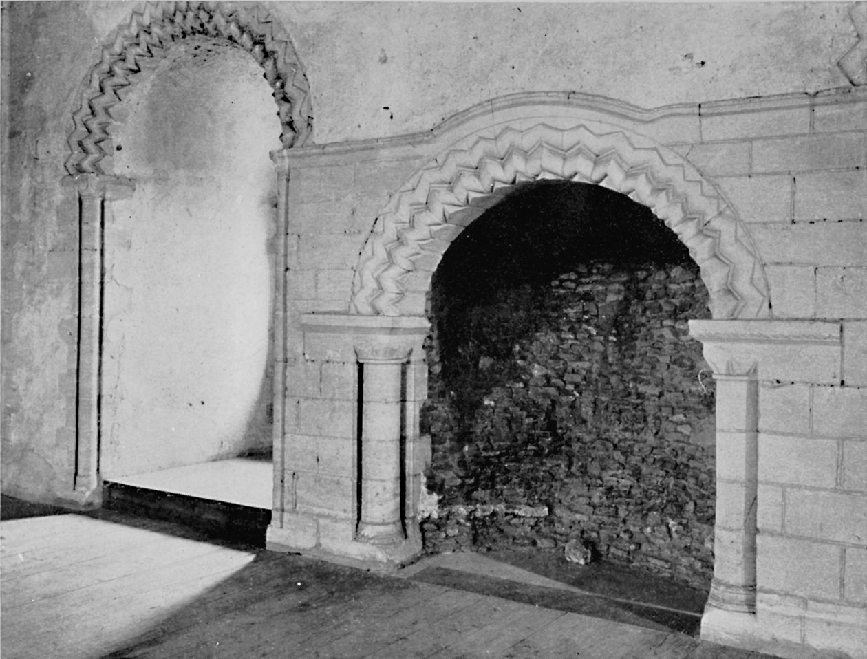 Peis i banketthallen, Castle Hedingham, Essex 12. århundre, 1927 av Unbekannt