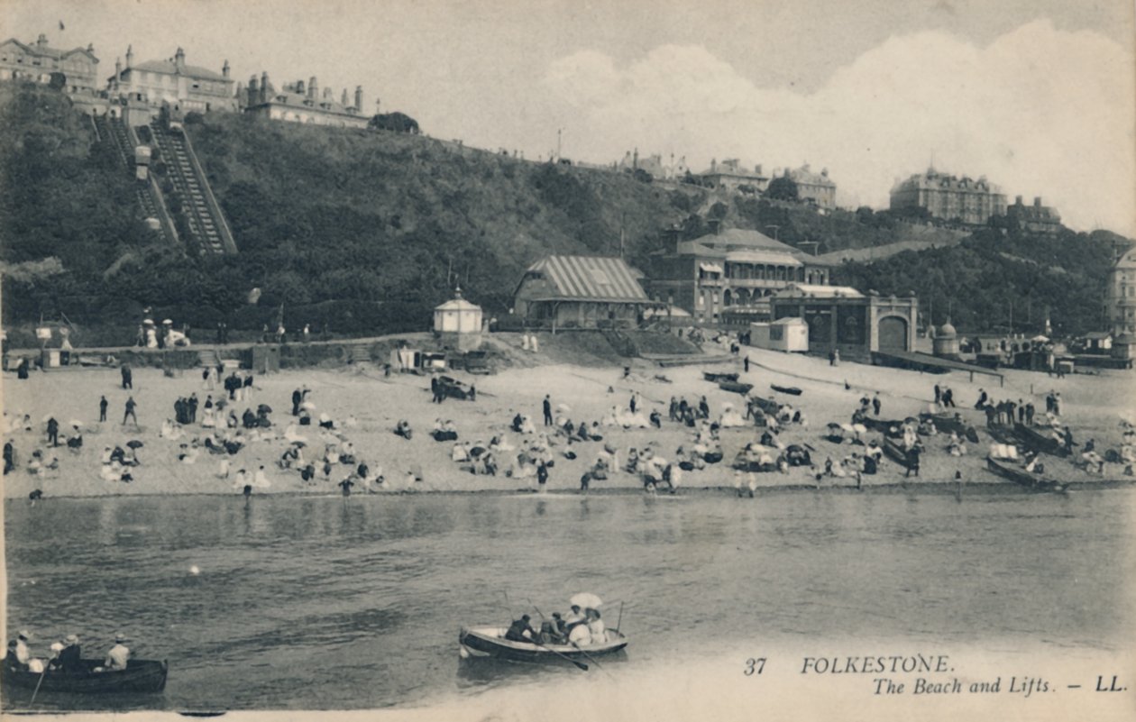 Folkestone. The Beach and Lifts, slutten av 1800-begynnelsen av 1900-tallet av Unbekannt