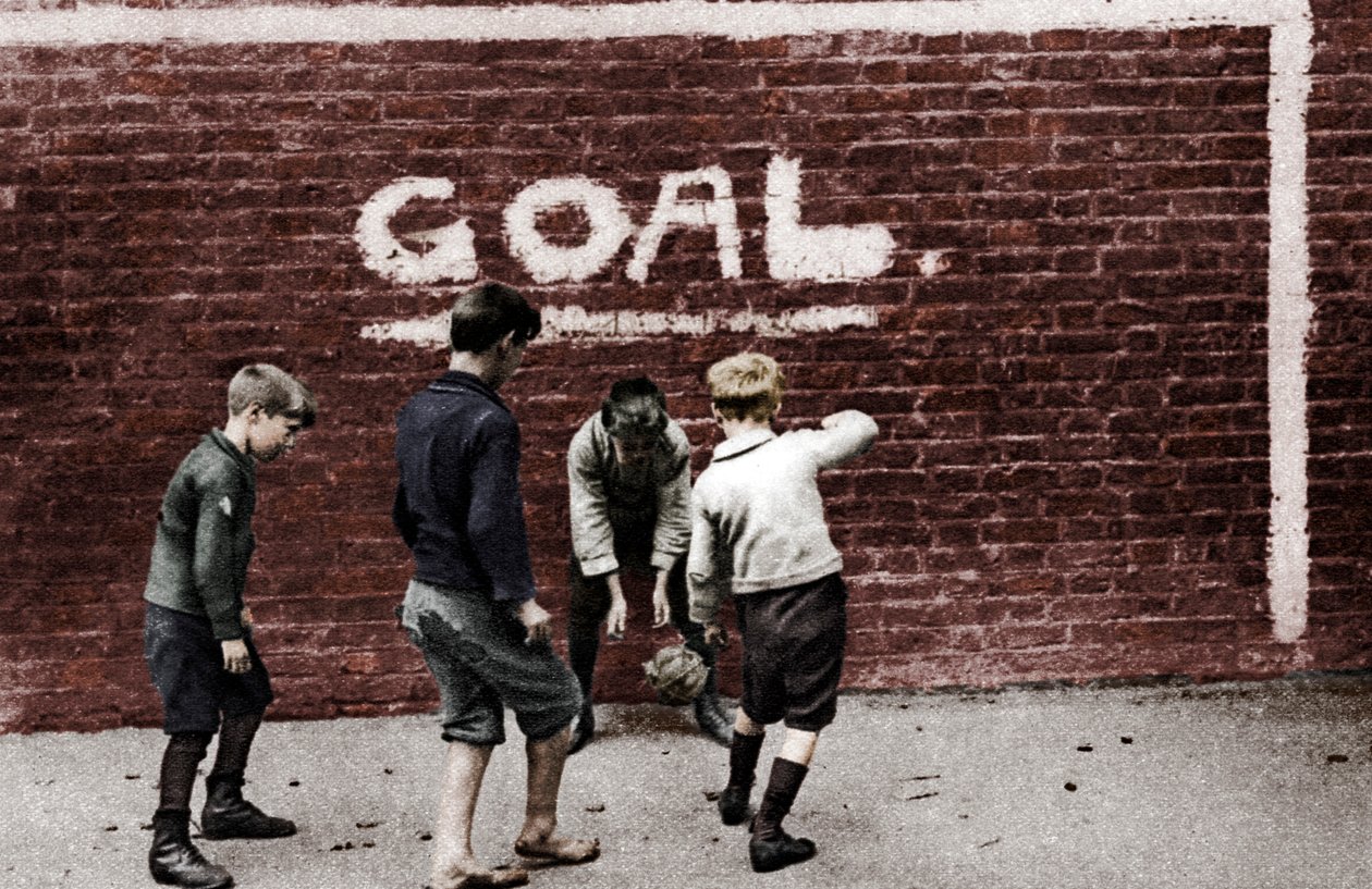 Fotball i East End, London, 1926-1927. av Unbekannt