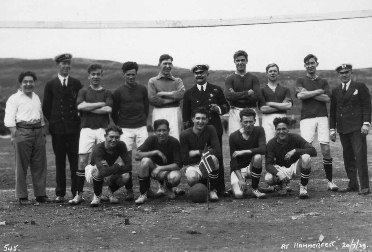 Fotballag, Hammerfest, Nord-Norge, 20. juli 1929 av Unbekannt