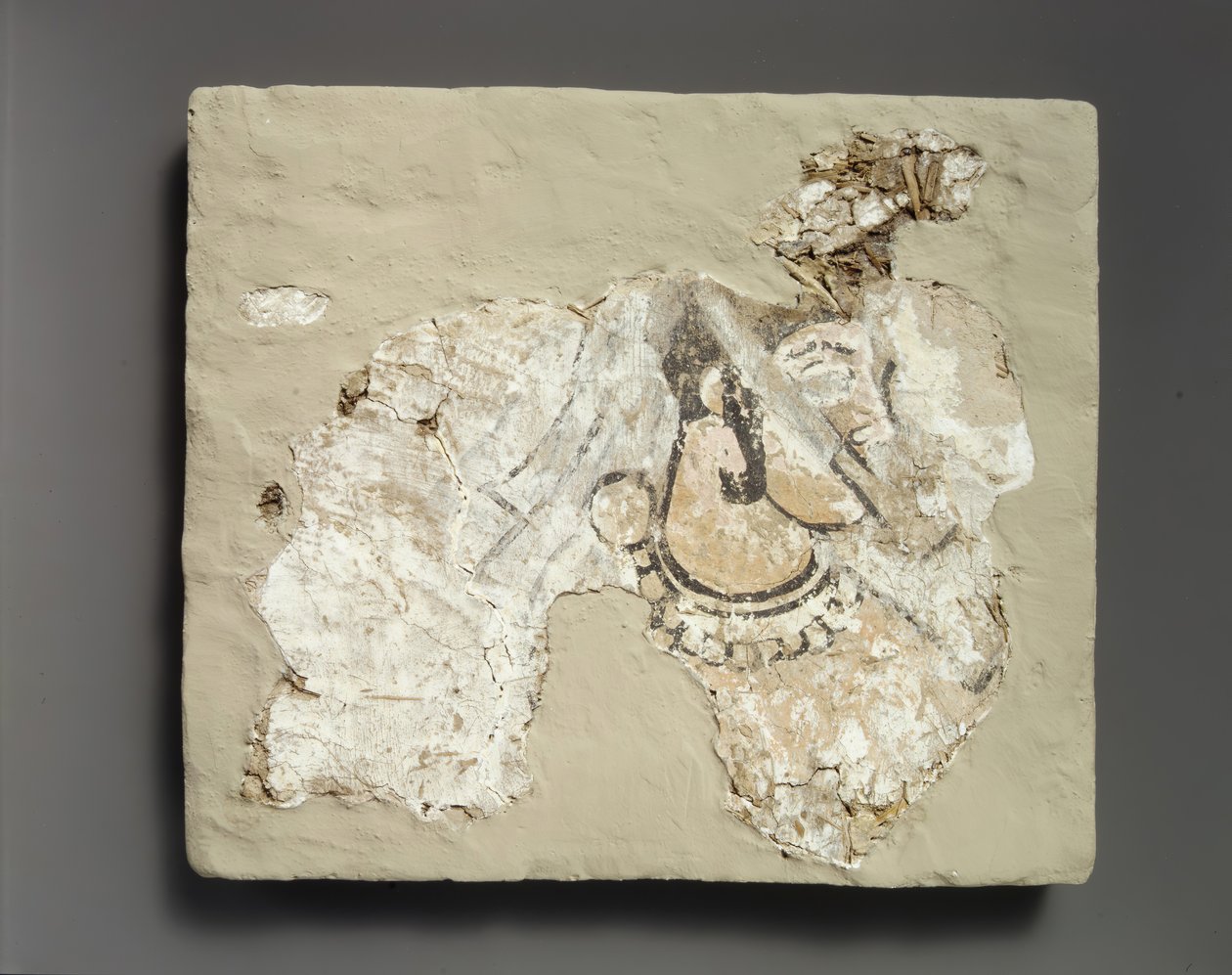 Fragment av veggmaleri: kvinne med munndeksel padam, ca. 7. århundre e.Kr. av Unbekannt
