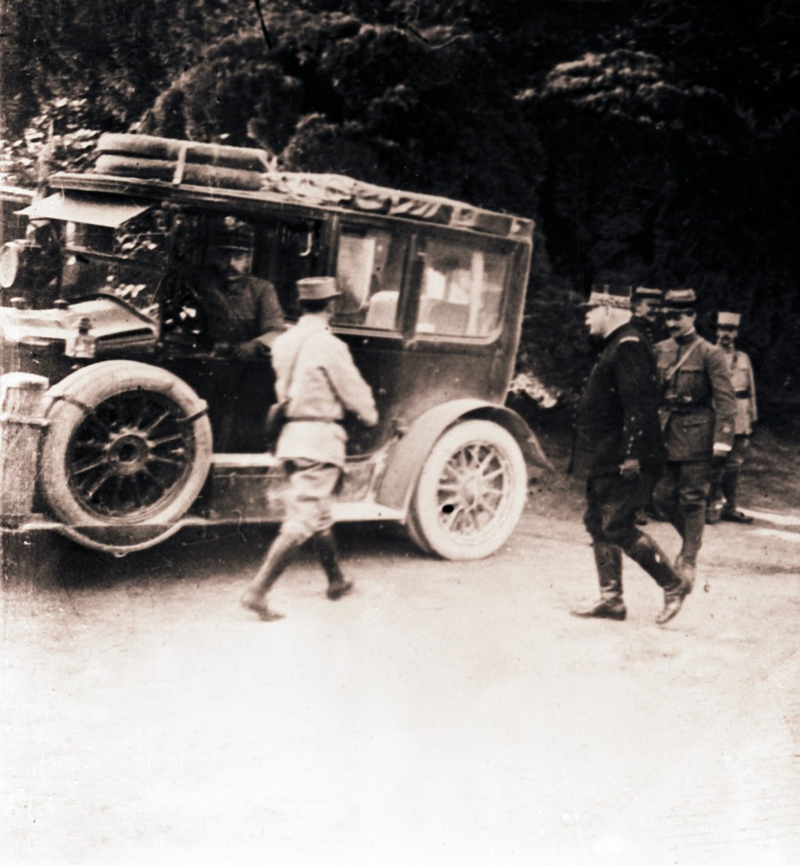 Franske offiserer og kjøretøy, c1914-c1918. av Unbekannt