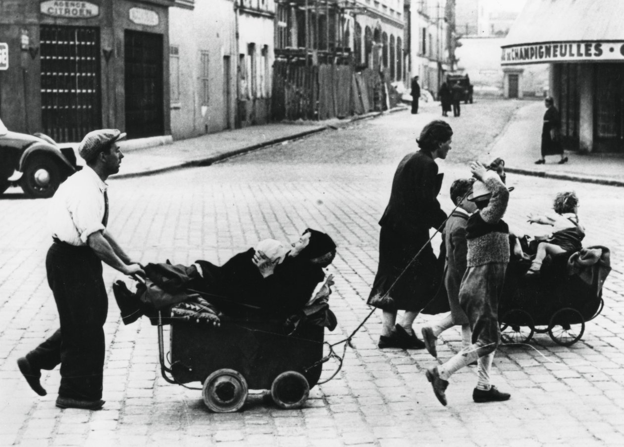 Franske flyktninger som vender hjem etter Frankrikes fall til tyskerne, Frankrike, juli 1940 av Unbekannt