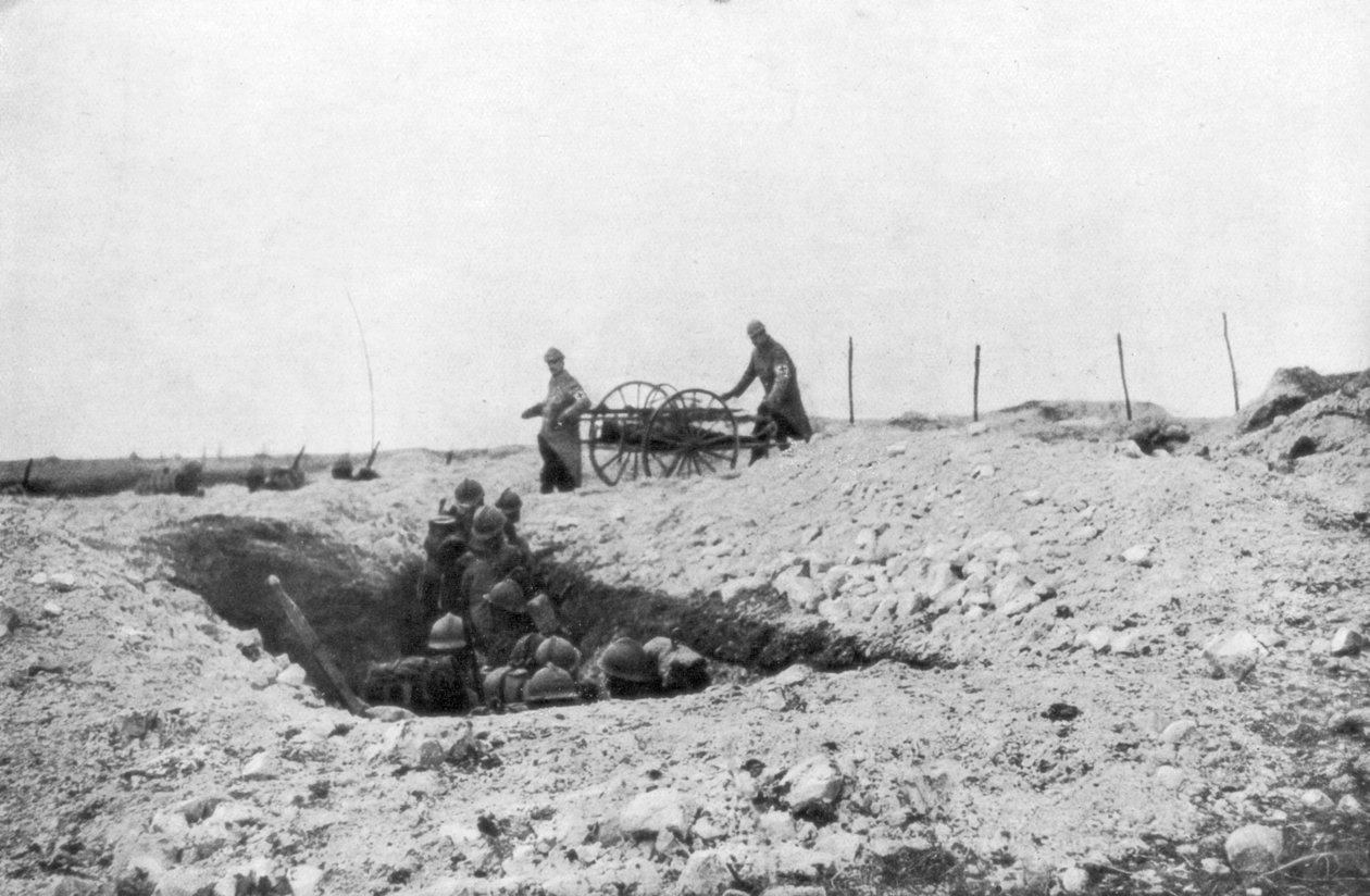 Franske soldater i et revehull, andre slaget ved Champagne, Frankrike, 25. september – 6. november 1915 av Unbekannt
