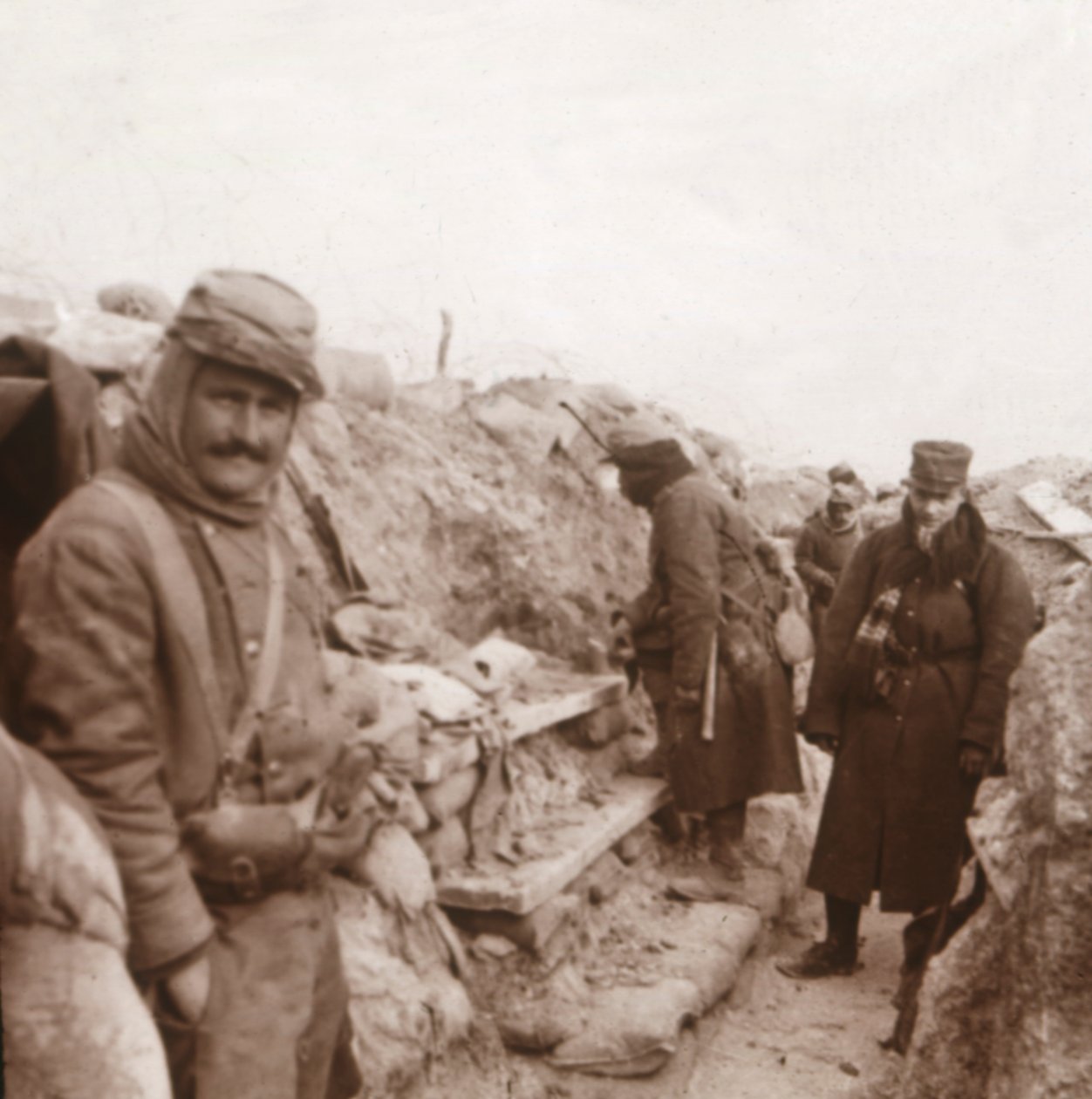 Franske soldater i skyttergravene, Perthes, Nord-Frankrike, c1914-c1918 av Unbekannt