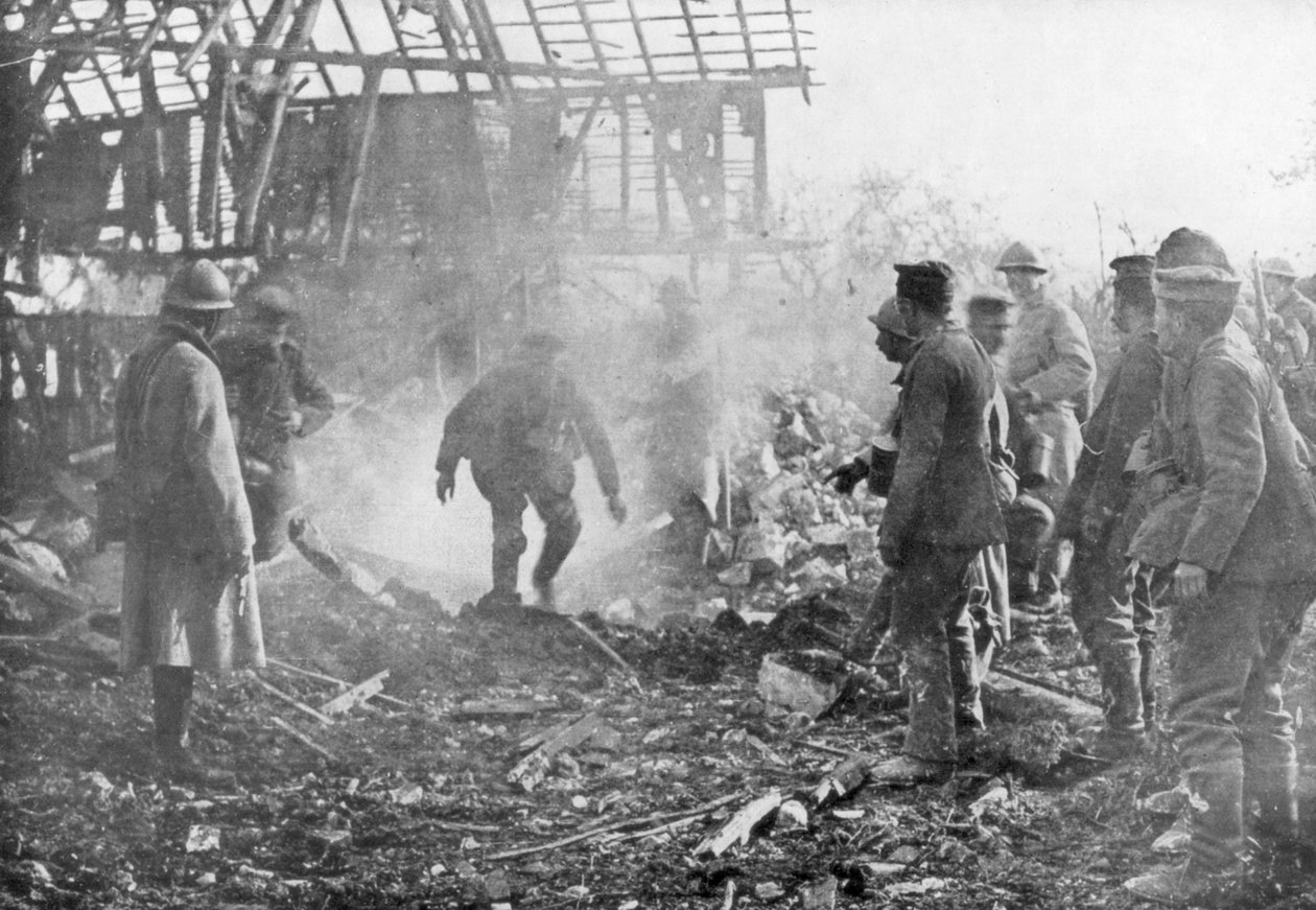 Franske tropper bruker flammekastere for å skylle ut tyskere fra tilfluktsrom, Cantigny, Frankrike, 1918 av Unbekannt