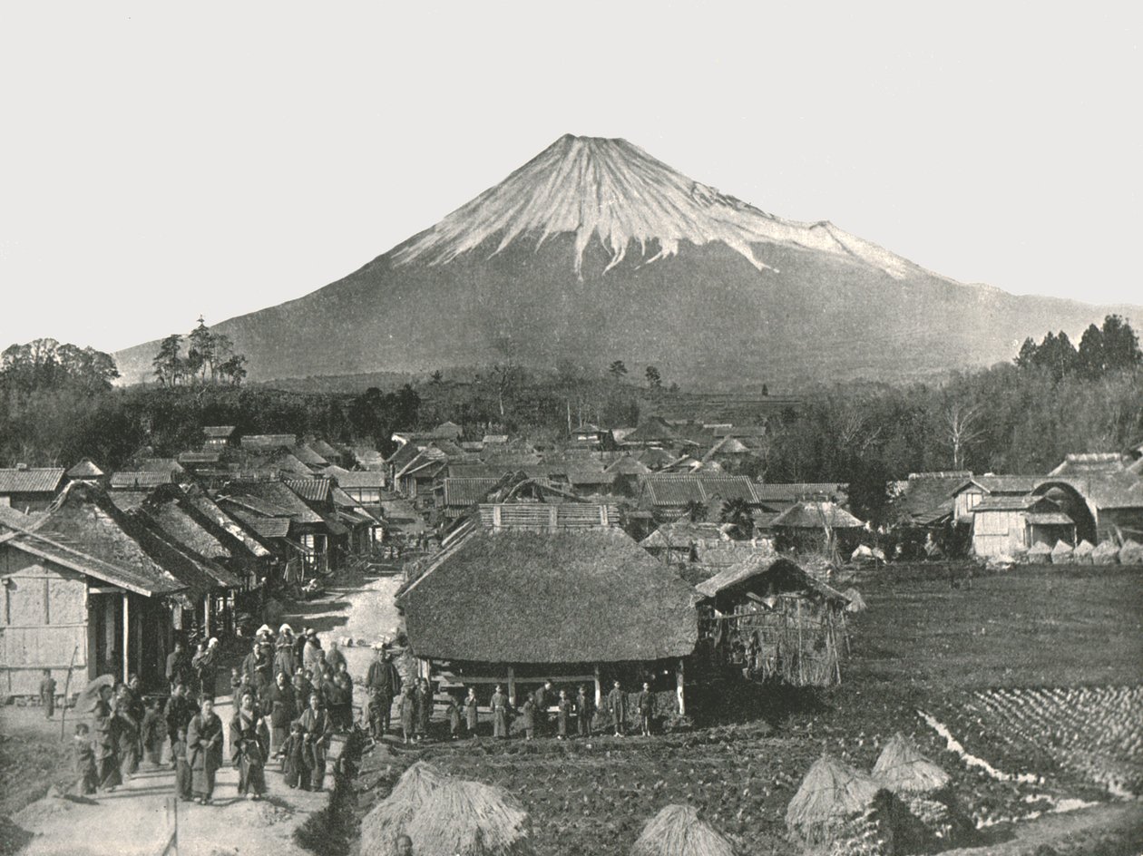 Fujiyama, The Sacred Mountain, fra Jedzumi Village, Japan, 1895. av Unbekannt