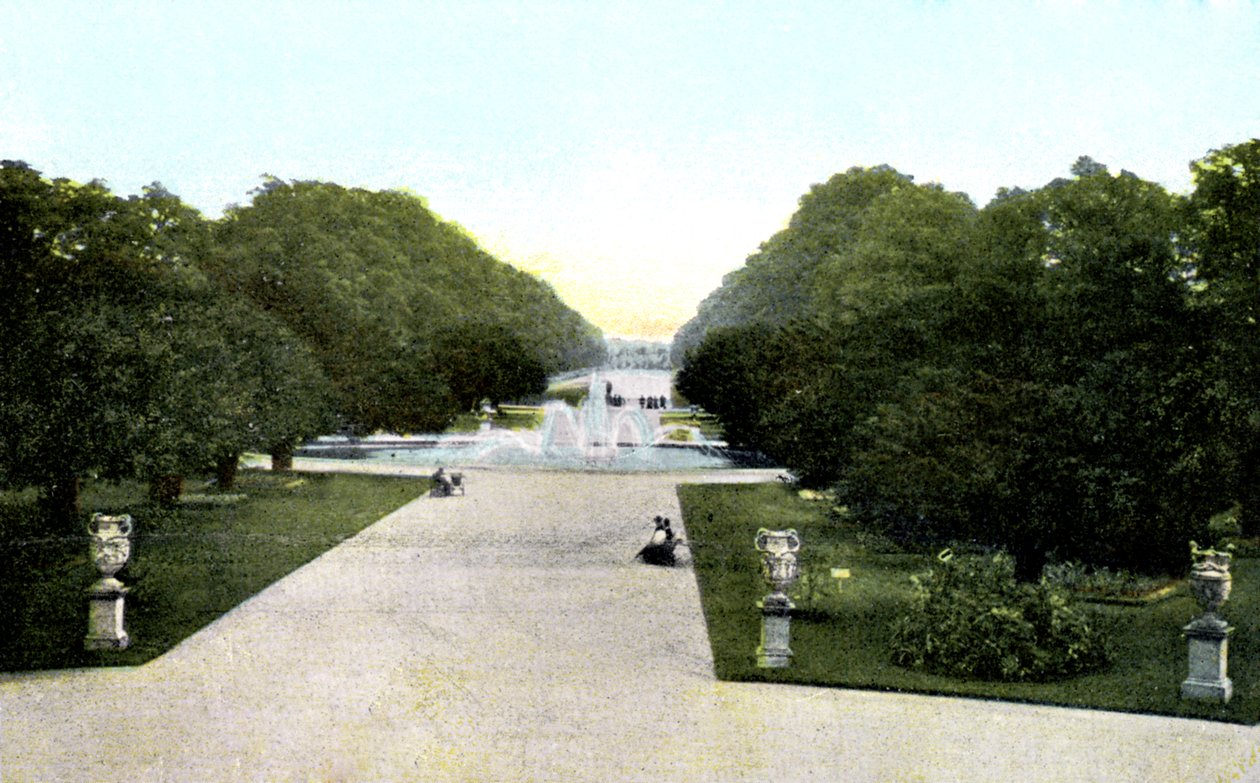 Gardens of Hampton Court Palace, London, 1900-tallet. av Unbekannt