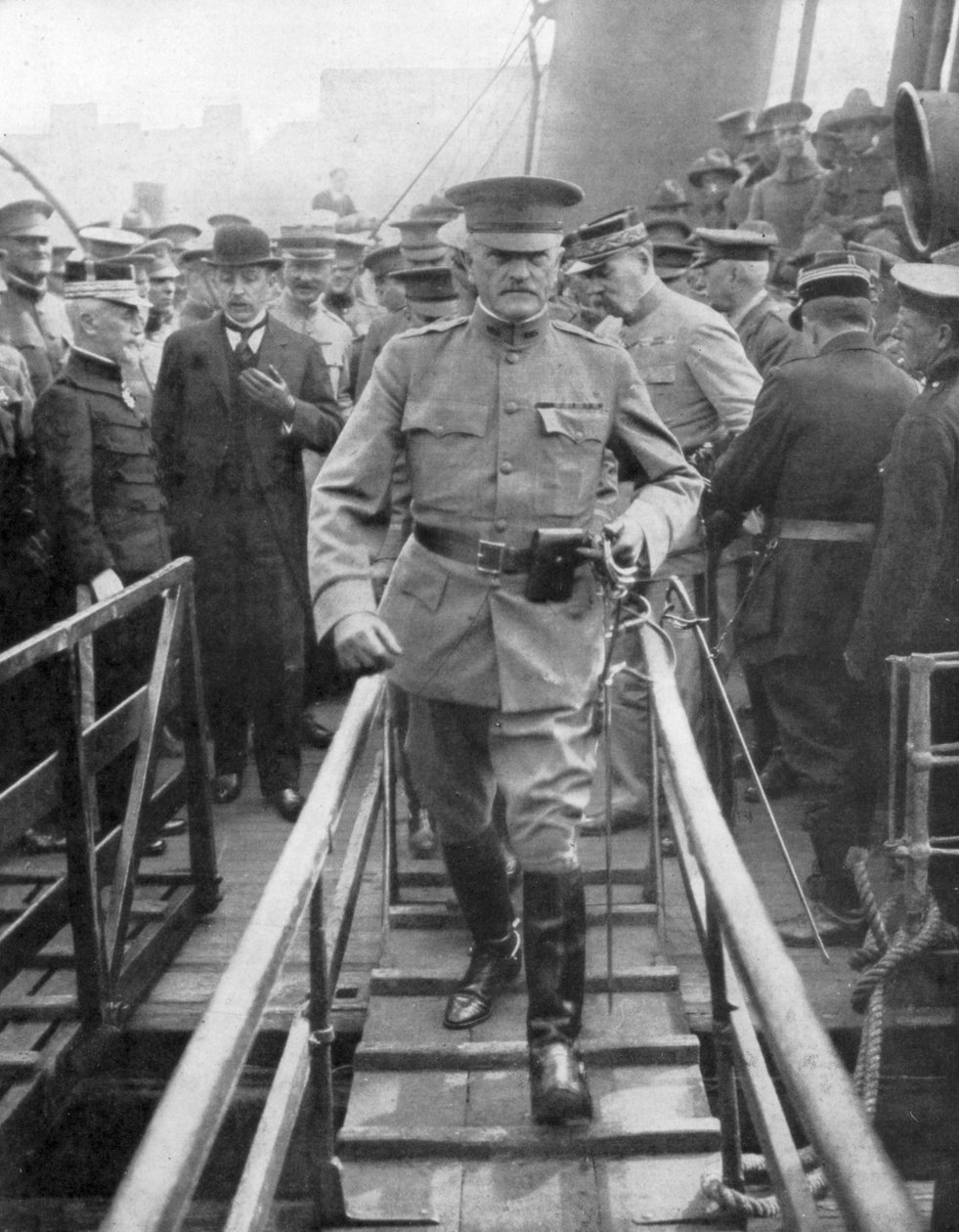 General John Joseph Black Jack Pershing ankom Boulogne, juni 1917, 1926 av Unbekannt