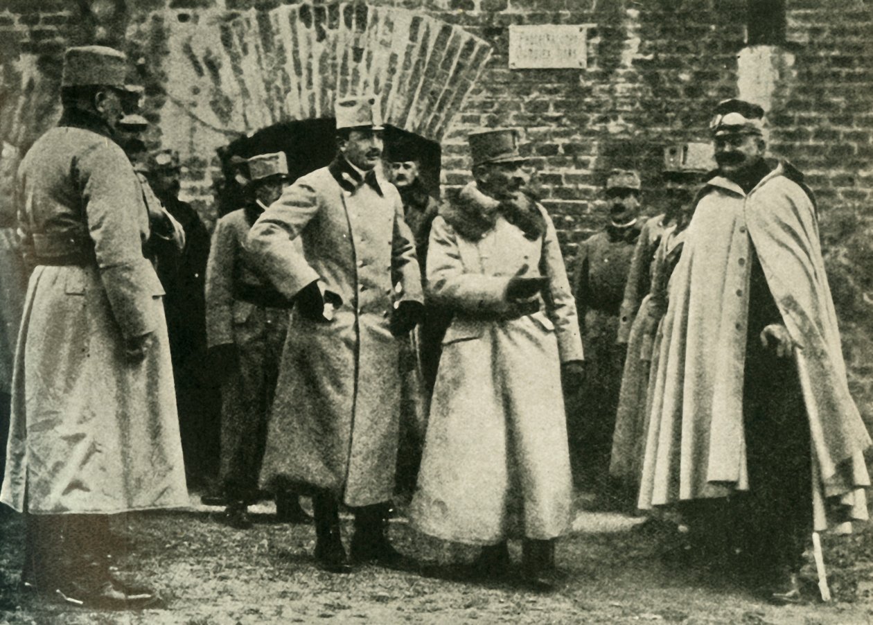 General Kusmanek og prins Francis Joseph ved Przemysl festning, første verdenskrig, 1915, c1920. av Unbekannt
