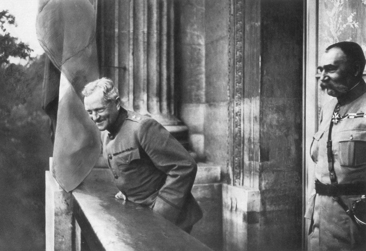 General Pershing på balkongen til Hotel Crillon, Paris, første verdenskrig, 1917 av Unbekannt