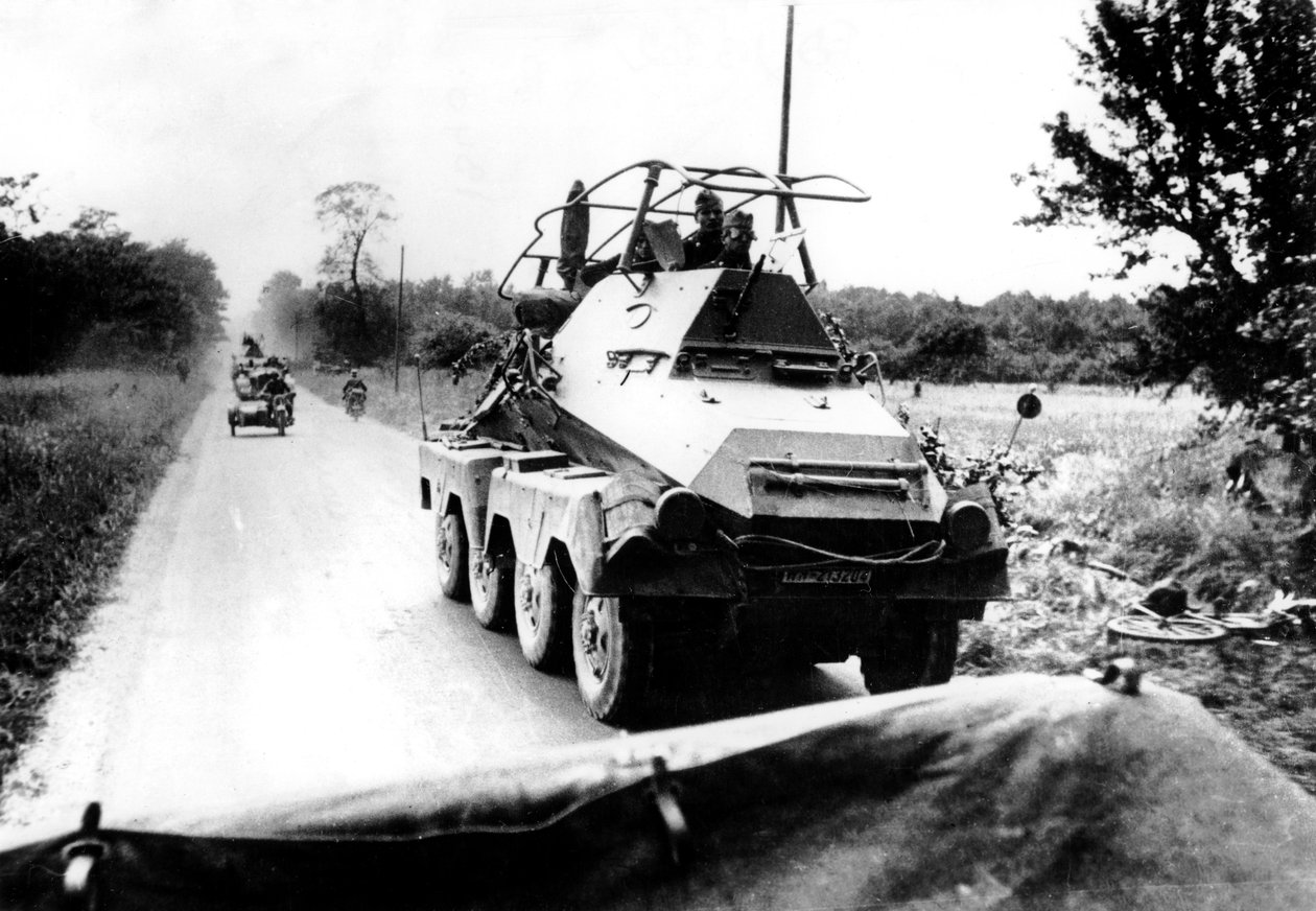 Tysk panservogn under fremrykningen mot Paris, mai-juni 1940 av Unbekannt