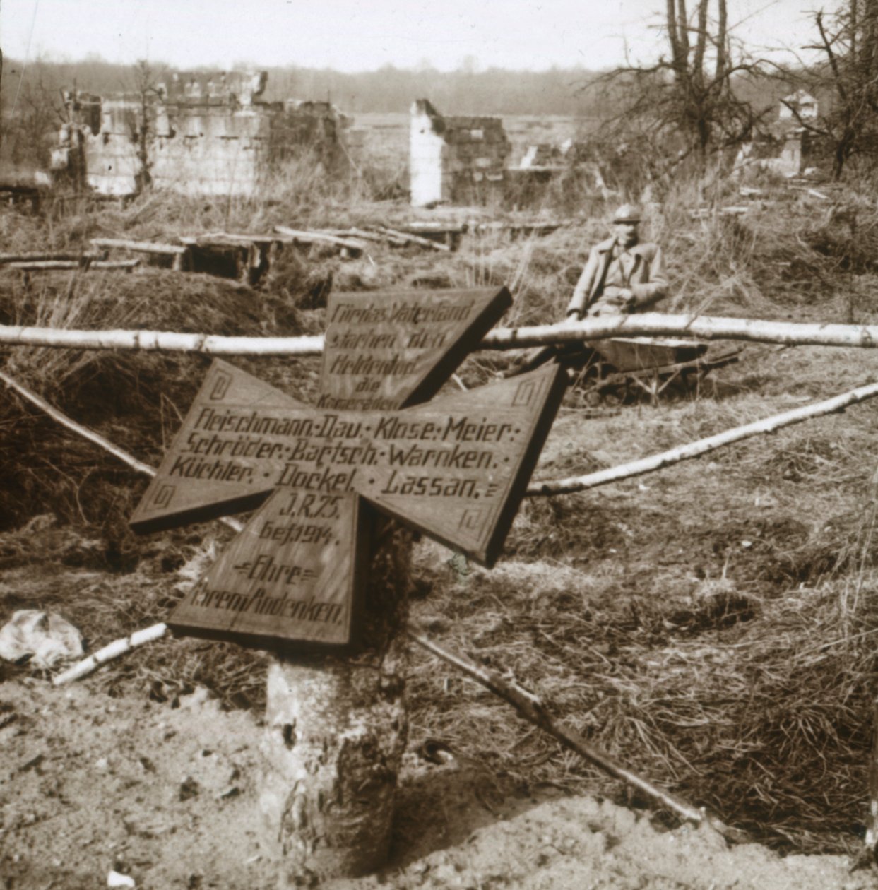 Tysk fellesgrav, c1914-c1918 av Unbekannt
