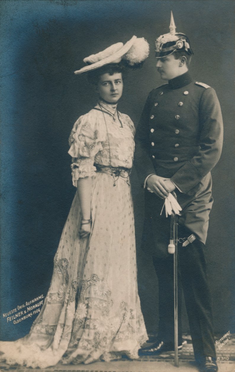 tysk par. Med mann i uniform, 1906 av Unbekannt