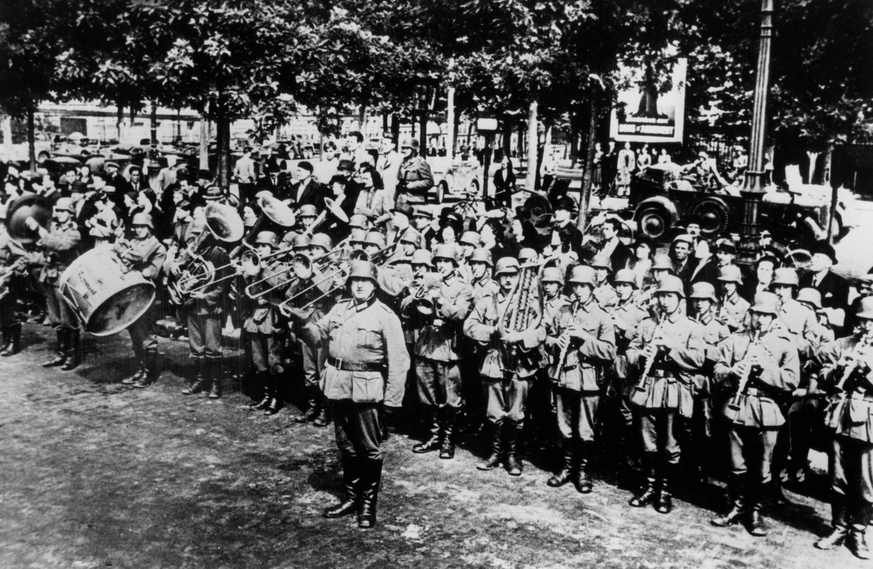 Tysk militærkorps ved paraden på Place de lEtoile, Paris, juni 1940 av Unbekannt