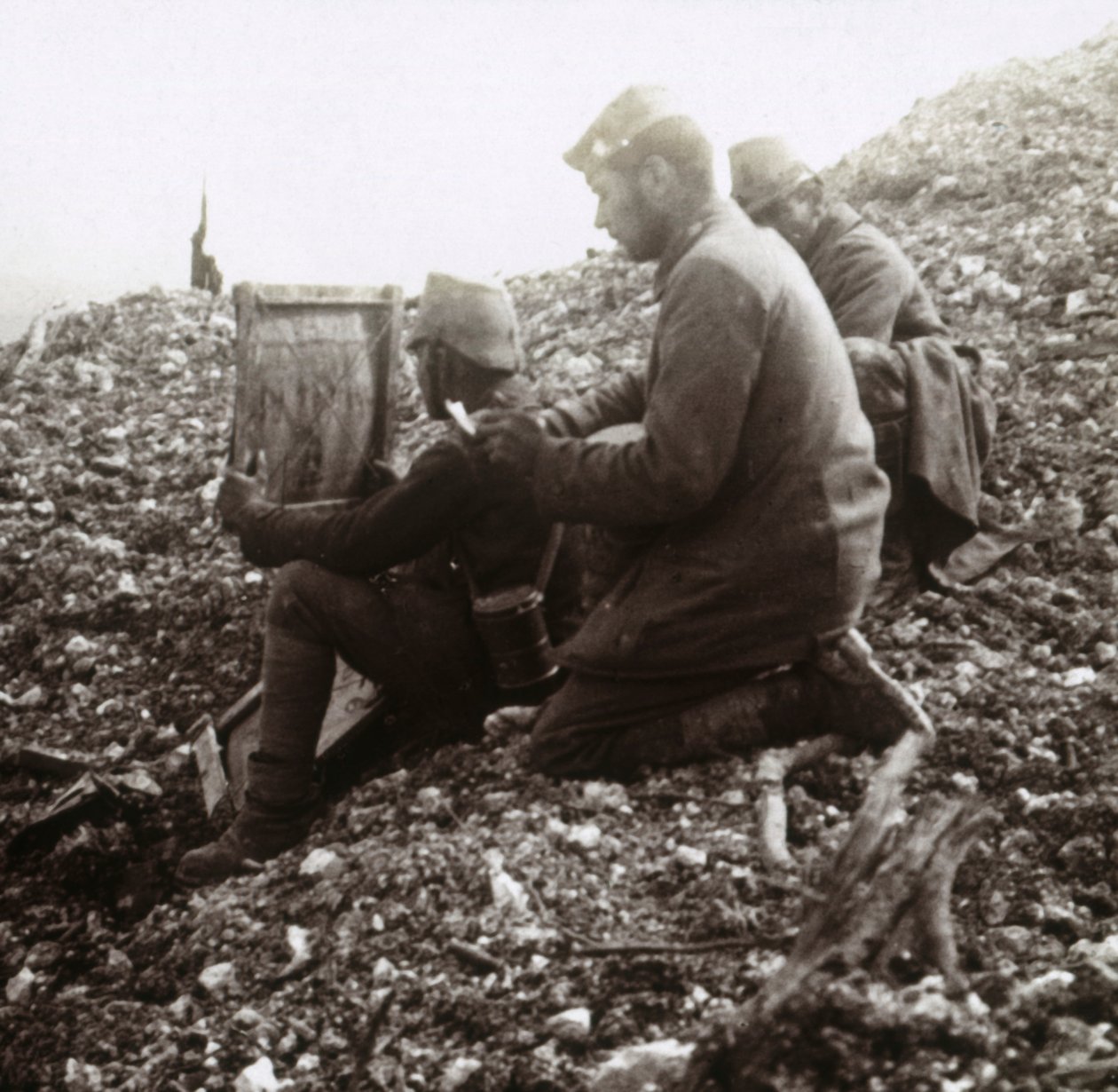 Tyske signalgivere utenfor festningen Vaux, Verdun, Nord-Frankrike, c1914-c1918 av Unbekannt