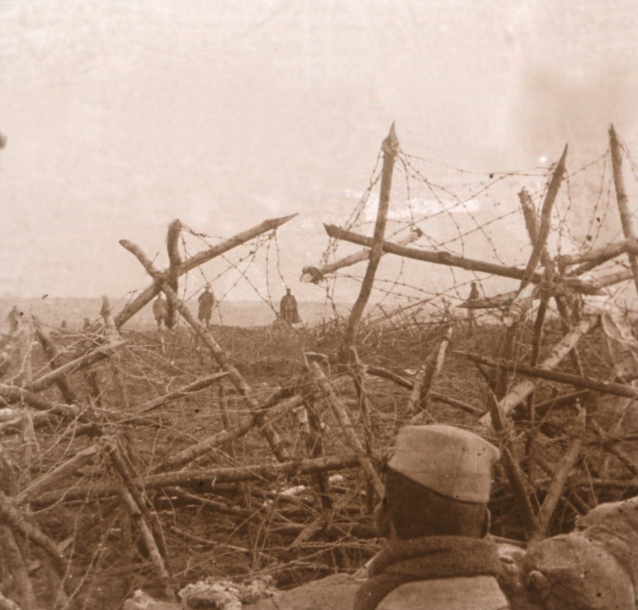 Tyskere kommer ut av skyttergravene, Massiges, Nord-Frankrike, c1914-c1918. av Unbekannt