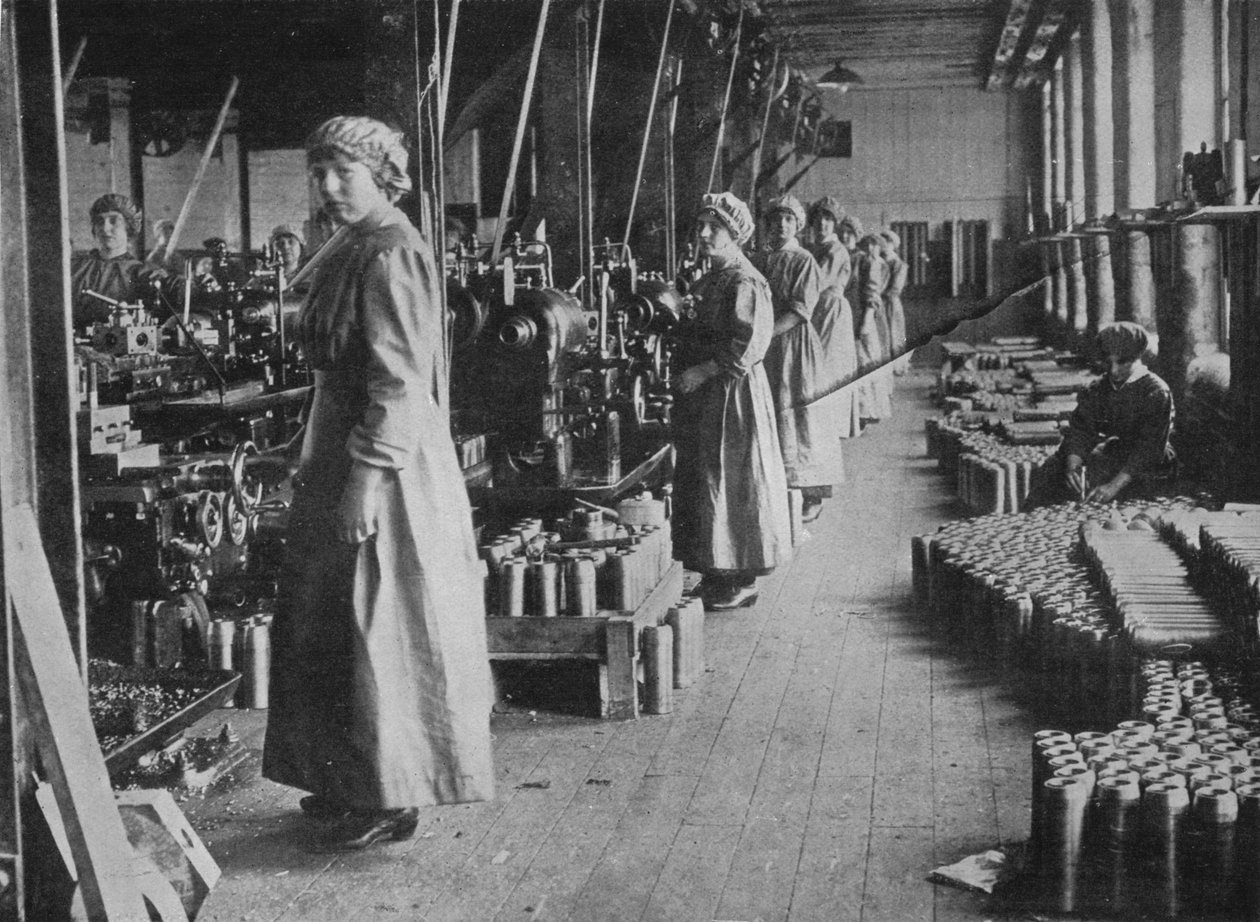 Jentearbeidere i en ammunisjonsfabrikk, 1915 av Unbekannt