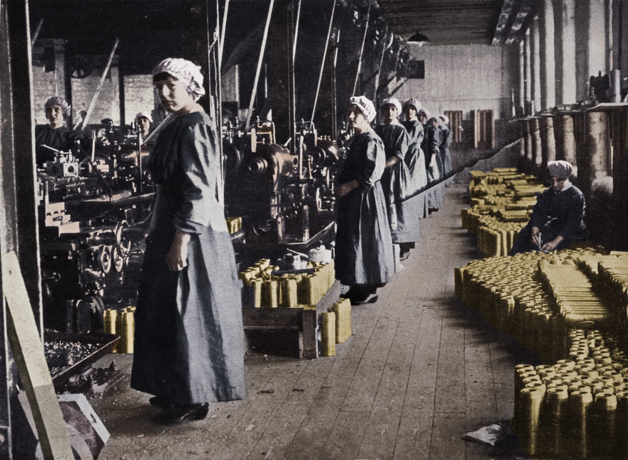 Jentearbeidere i en ammunisjonsfabrikk, 1915 av Unbekannt