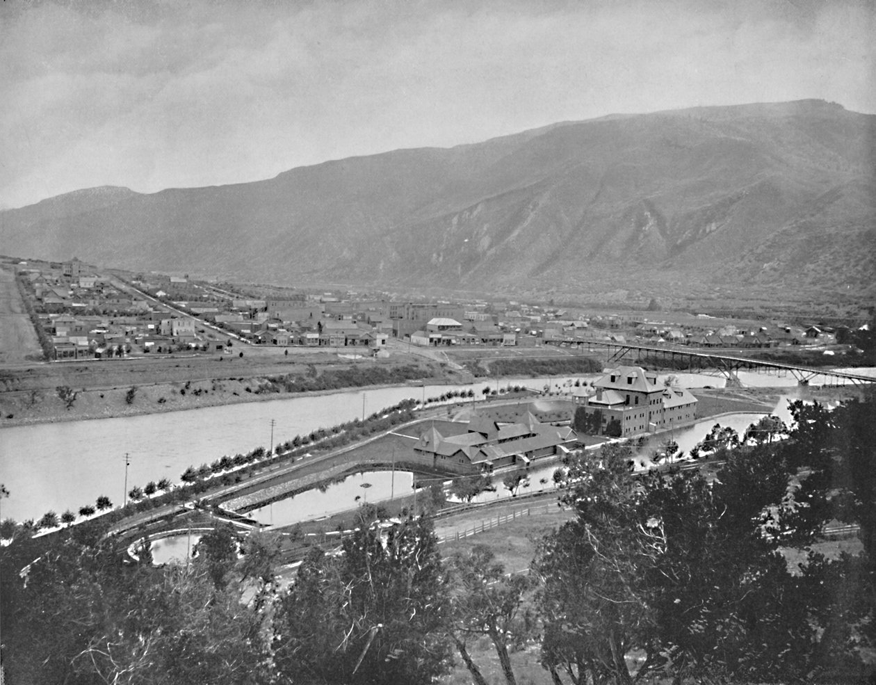 Glenwood Springs og Bath-House, Colorado, c1897. av Unbekannt