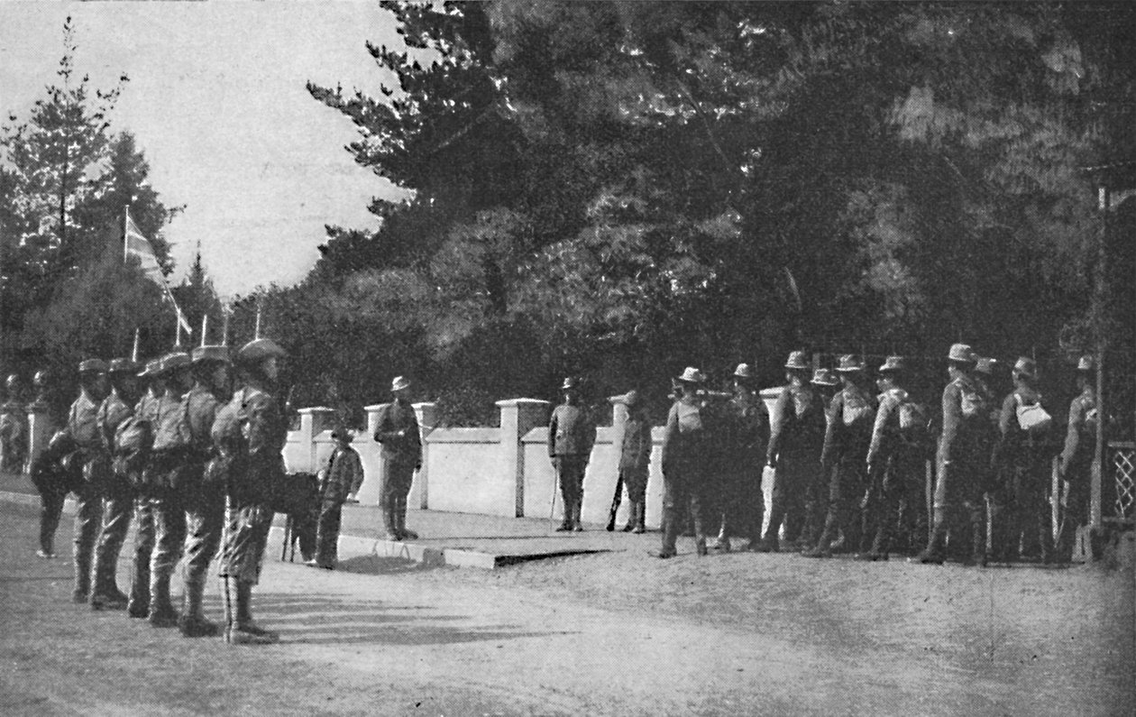 Grenadier Guards med sine nye hatter avløser vakt ved Lord Roberts hovedkvarter, Pretoria, 1 av Unbekannt