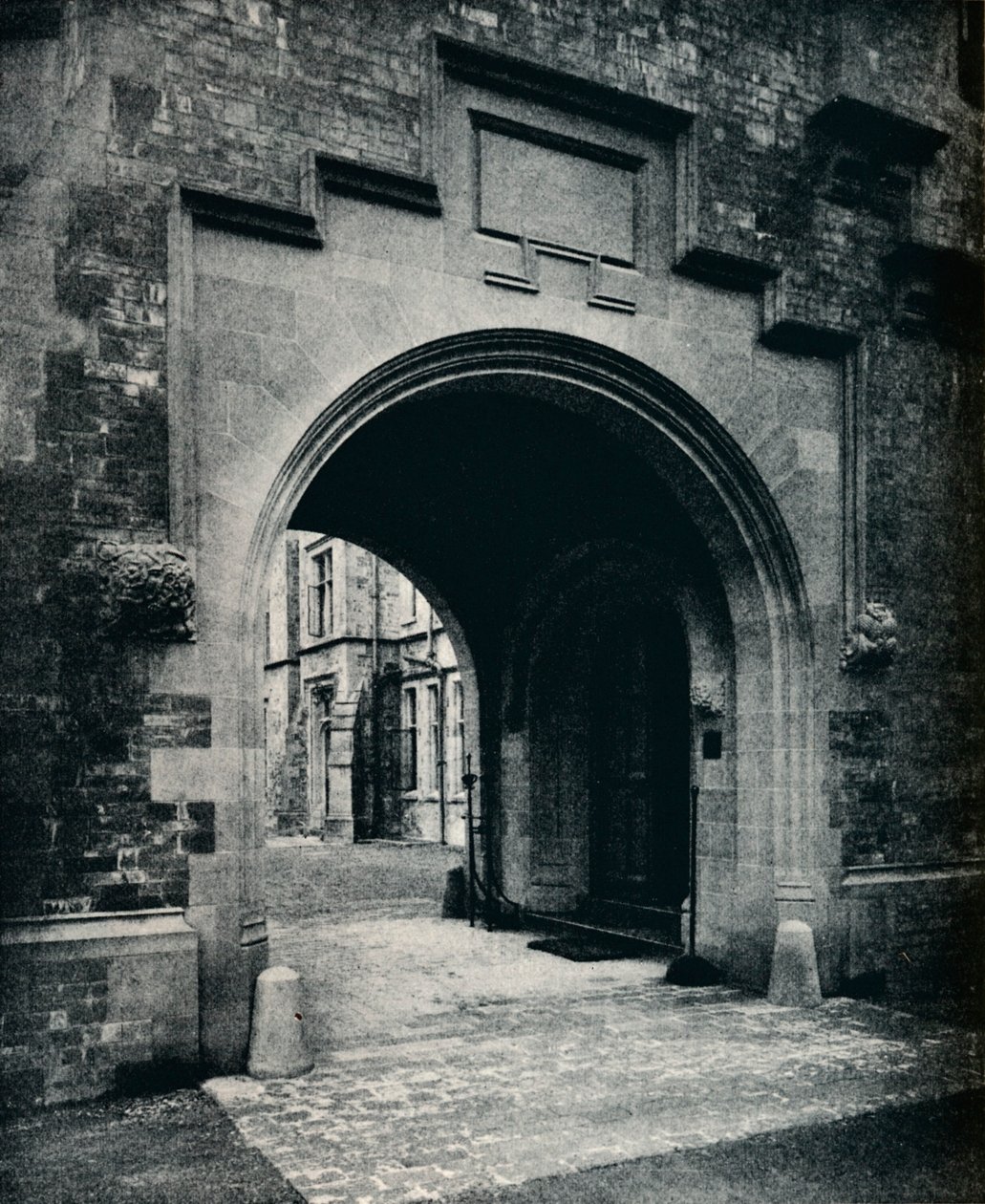 Grizedale Hall, Lancashire: Archway in Tower to Porte-Cochere, c1911 av Unbekannt