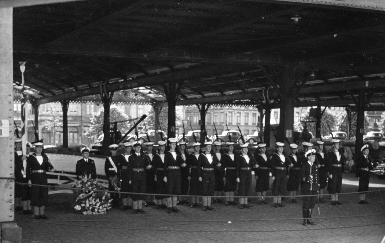 Æresvakt fra HMS Sirius, Antwerpen, c1946-c1949 av Unbekannt