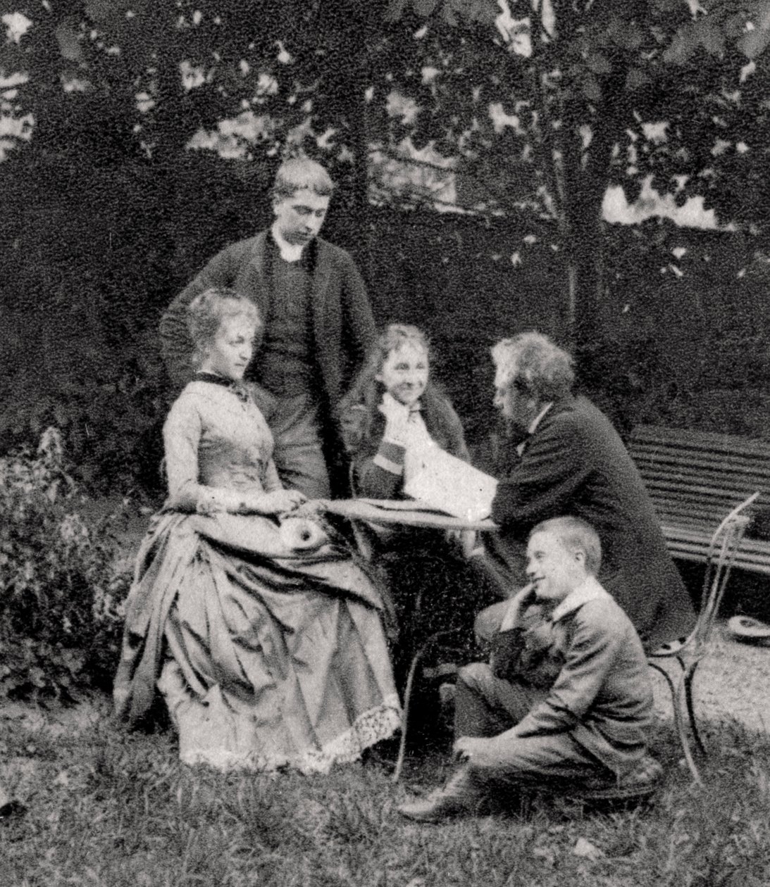 Gustave Eiffel, fransk ingeniør, med sin familie, 1882 av Unbekannt