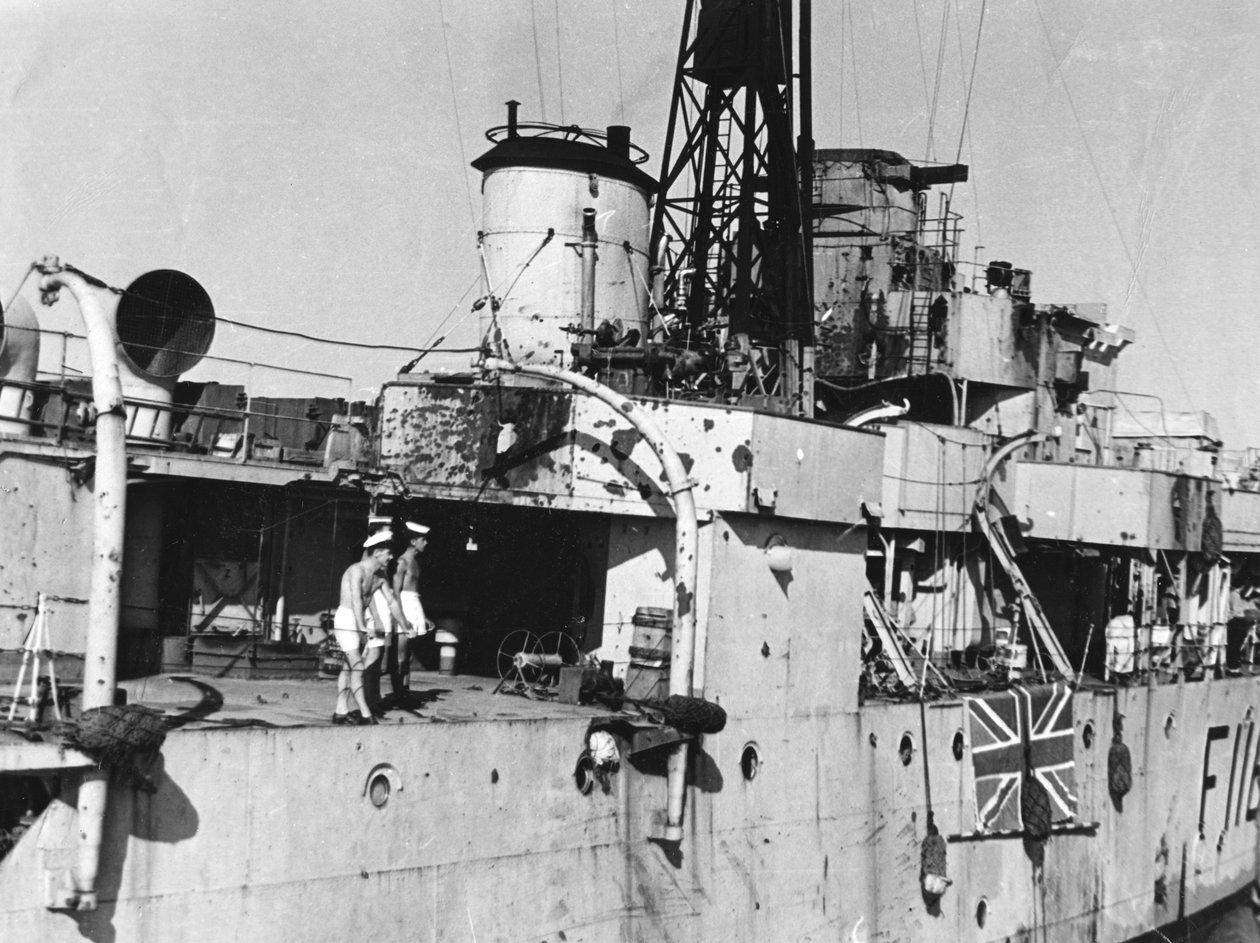 HMS Amethyst, etter aksjon på Yangtze-elven, 20. april 1949 av Unbekannt