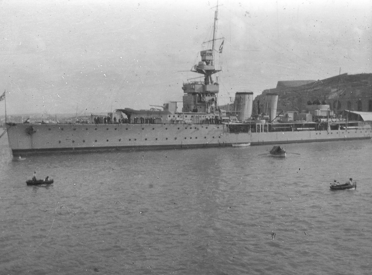 HMS Cardiff, britisk C-klasse lett cruiser, Malta, c1920-tallet av Unbekannt