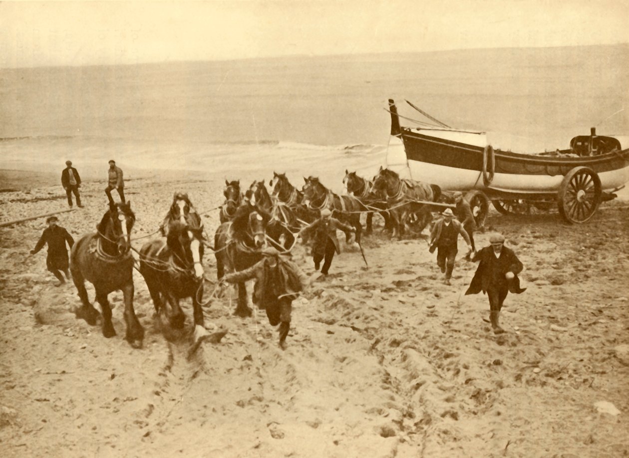 Hauling the Lifeboat, c1930. av Unbekannt