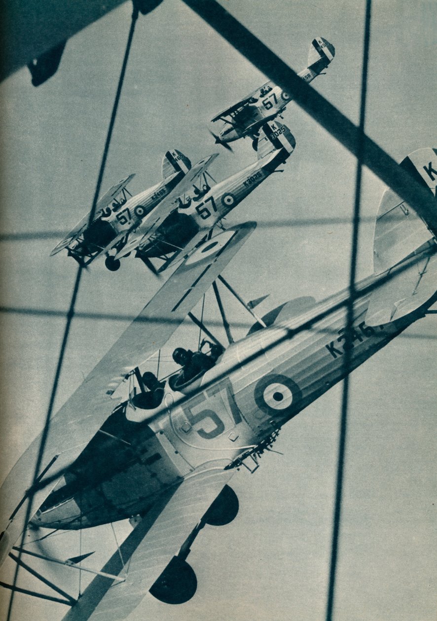 Hawker Hart biplan flyr i formasjon, c1936 c1937 av Unbekannt