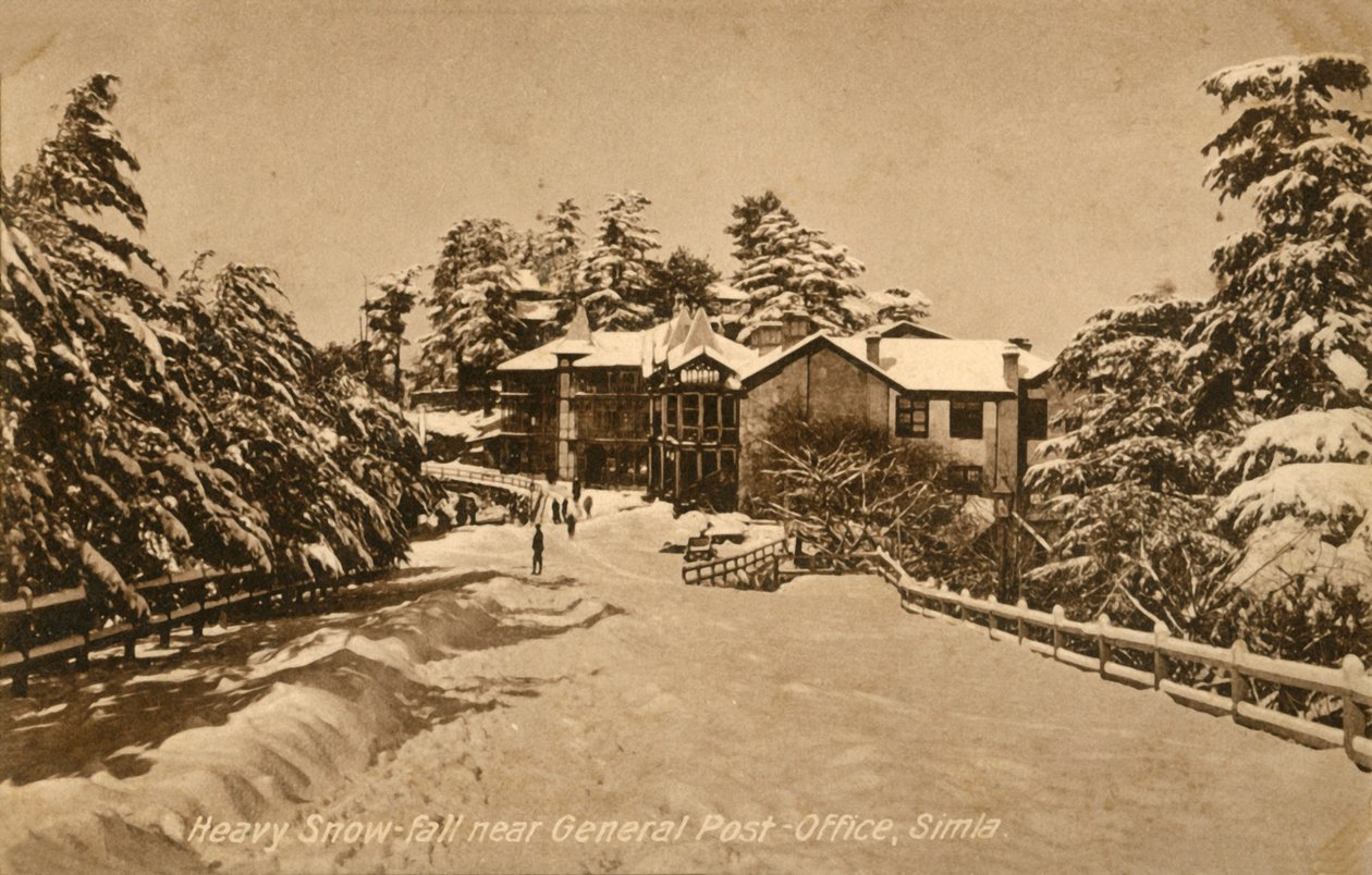 Kraftig snøfall nær General Post-kontoret, Simla, c1918-c1939. av Unbekannt