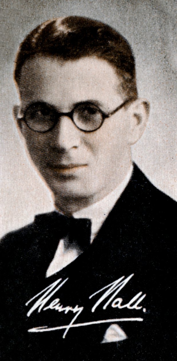 Henry Hall 1898-1989, engelsk bandleder, 1935 av Unbekannt