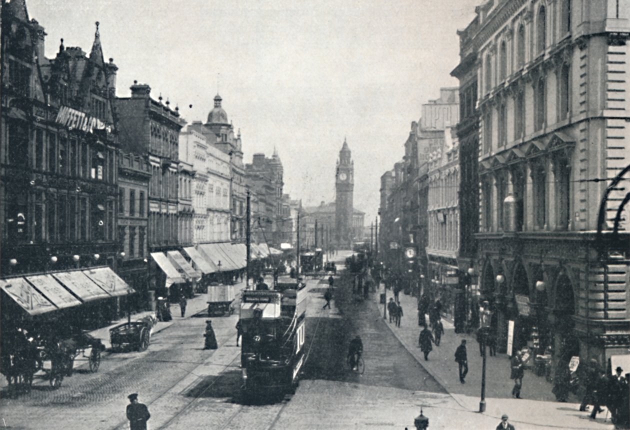 High Street, Belfast, som viser Albert Memorial i det fjerne, 1917 av Unbekannt