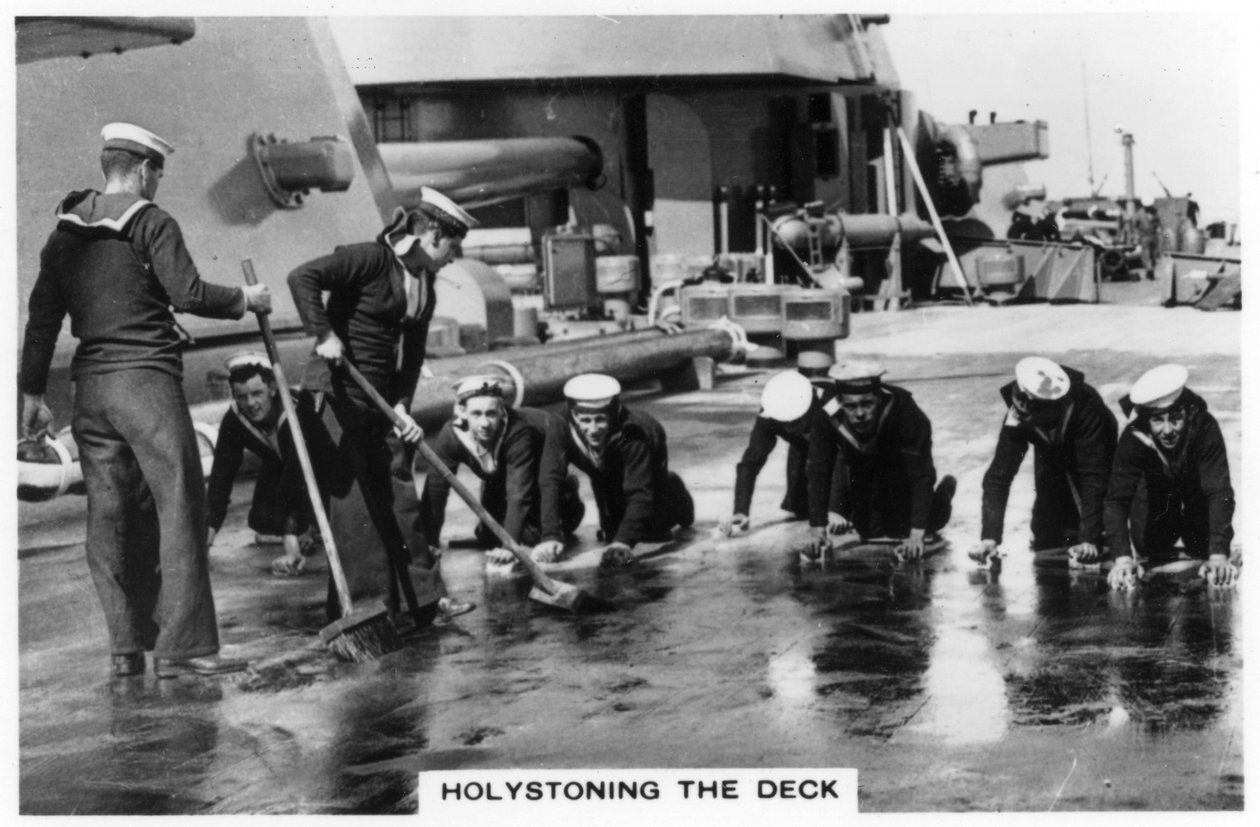 Holystoneing the deck, HMS Nelson, 1937 av Unbekannt
