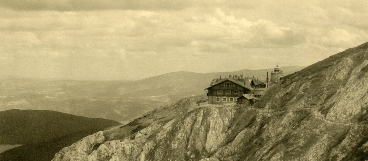 Hotel on the Schneeberg, Niederösterreich, c1935. av Unbekannt