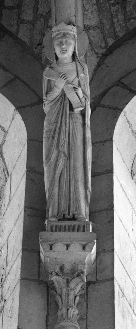 I et stridshodefall, dronningen av Det gamle testamente. Anonym skulptur. Collegiale Saint Sylvain, Levroux (Indre) av Unbekannt