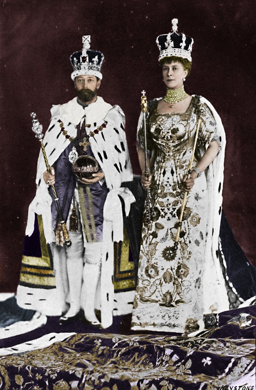 Våren 1910 døde kong Edward VII, i mars 1911 ble kong George V kronet, 1911, 1945 av Unbekannt