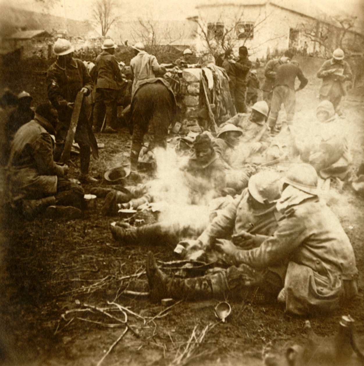 Infanterister ved provisorisk kjøkken, Cussy farm, Craonne, Nord-Frankrike, c1914-c1918 av Unbekannt