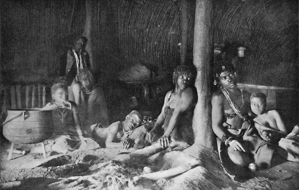 Interiør i en Zulu-hytte, 1912 av Unbekannt