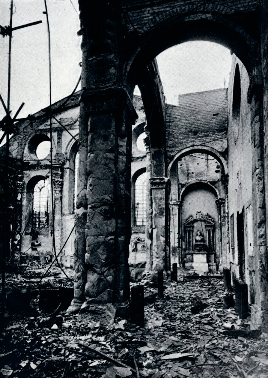 Interiør i kirken St. Mary Le Bow, Cheapside utbrent i et luftangrep, 1941 av Unbekannt