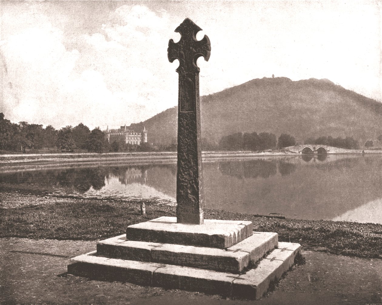 Inveraray Castle og Celtic Cross, Argyll, Skottland, 1894. av Unbekannt