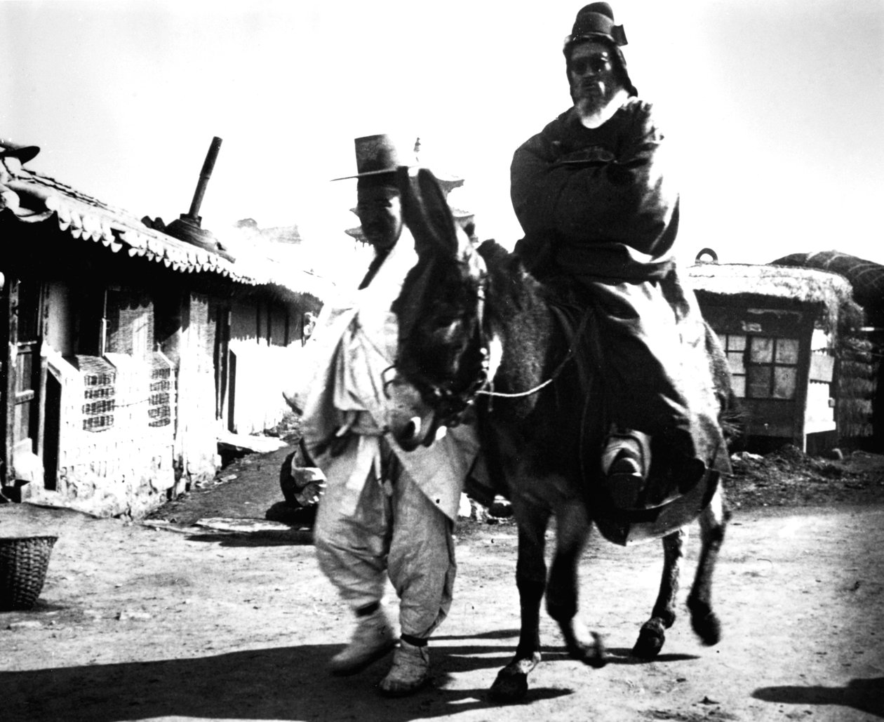 Japanske tjenestemenn, Korea, 1900 av Unbekannt