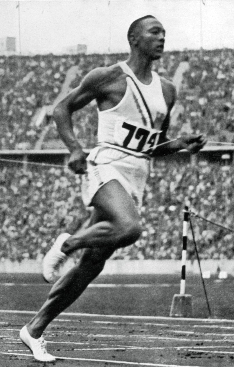 Jesse Owens på slutten av 100m ved de olympiske leker i Berlin, 1936 av Unbekannt