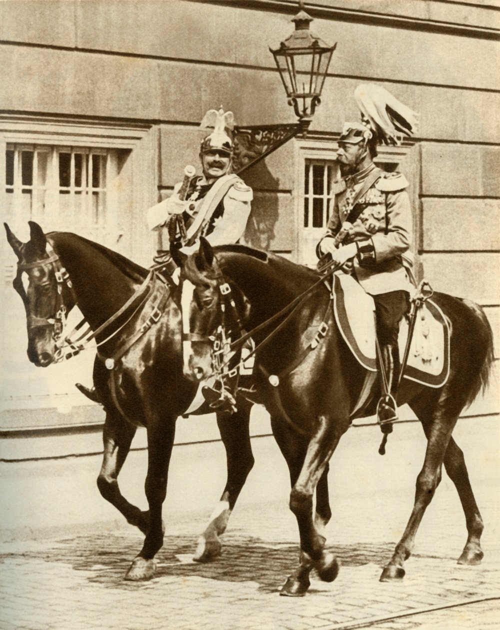 Kaiser Wilhelm II og kong George V i Berlin, Tyskland, 1911, 1935. av Unbekannt