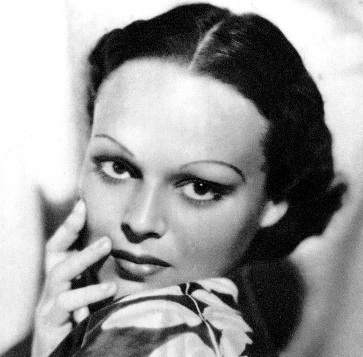 Katherine DeMille , kanadiskfødt amerikansk skuespillerinne, 1934-1935 av Unbekannt