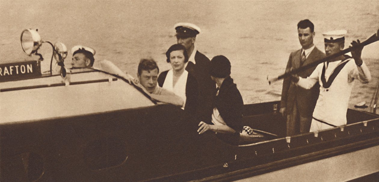 Kong Edward vender tilbake til sin yacht fra øya Rab, 1937 av Unbekannt