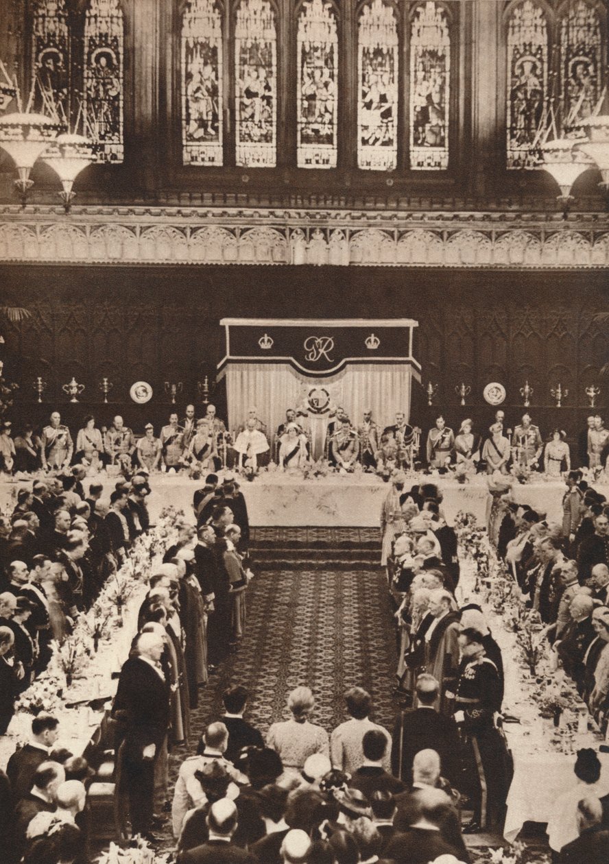 Kong George VI og dronning Elizabeth deltok på en lunsj for å feire kroningen, 1937 av Unbekannt
